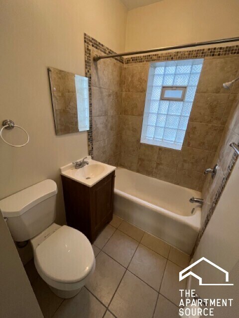 Building Photo - 2440 N Hamlin Ave