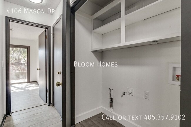 Building Photo - 4106 Mason Dr