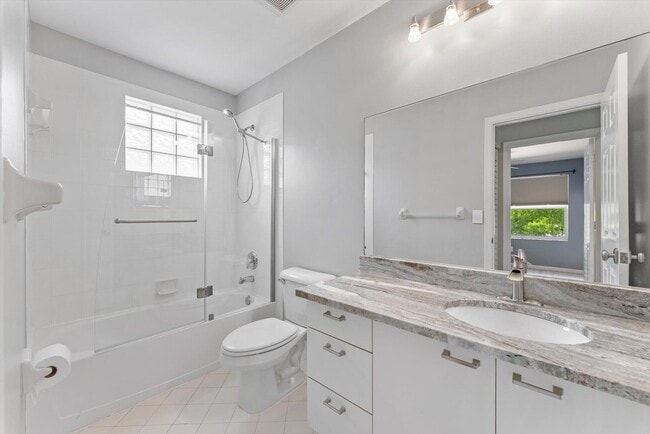 Building Photo - 9825 Scribner Ln