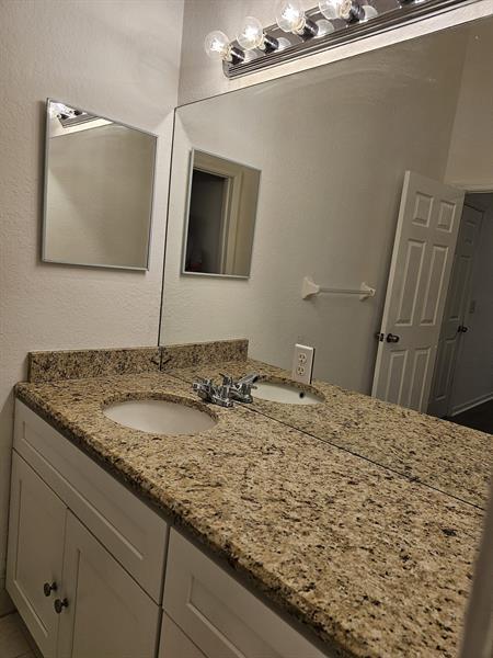 Building Photo - 5845 Eagle Cay Cir