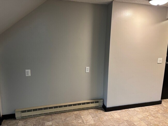 Building Photo - 1 Cheney St