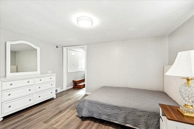 Building Photo - 507 S Waterman Ave