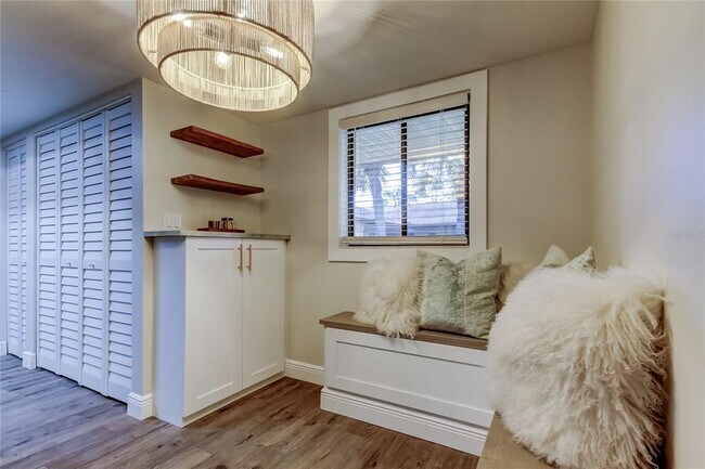 Building Photo - 2673 Sabal Springs Cir