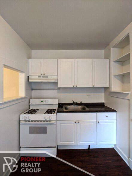 Building Photo - 2648 N Spaulding Ave