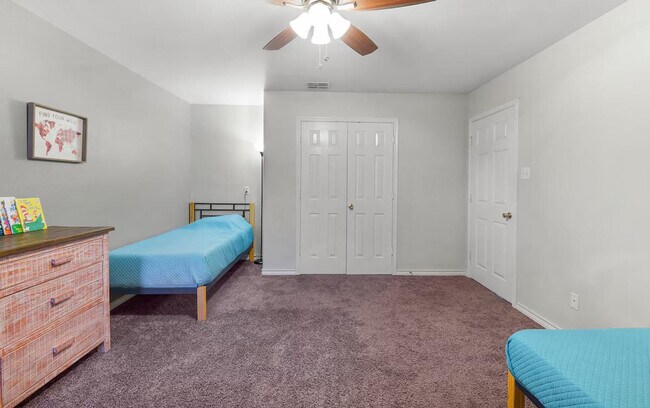 Building Photo - 14434 E Cabana St