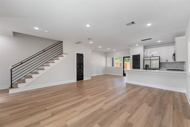 Building Photo - 6909 S Hall St