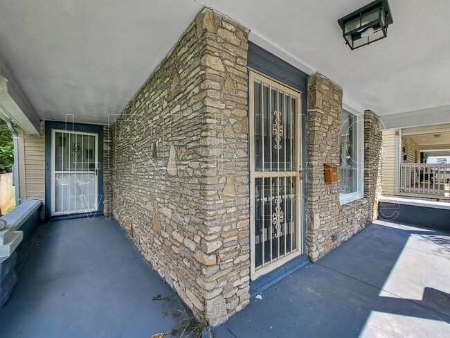 Building Photo - 741 S 37th St