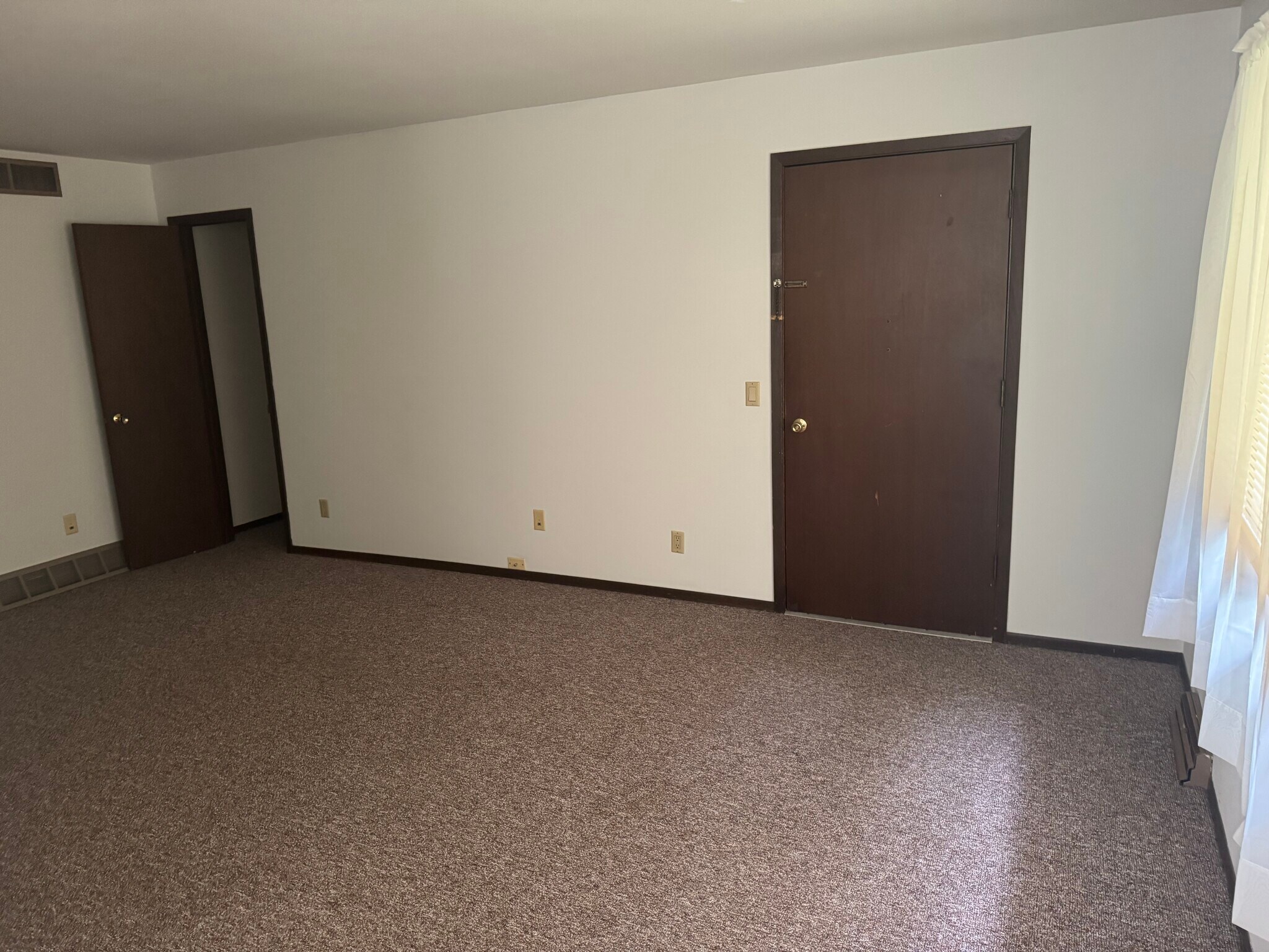 Living Room - 1810 20th Street Ct