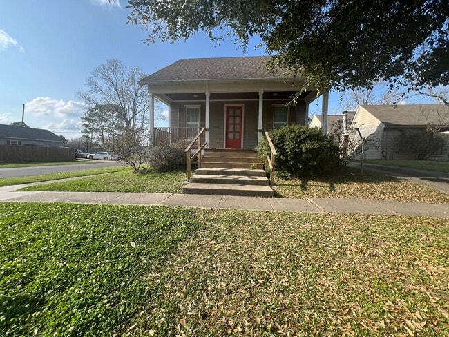 Building Photo - Single Family Home