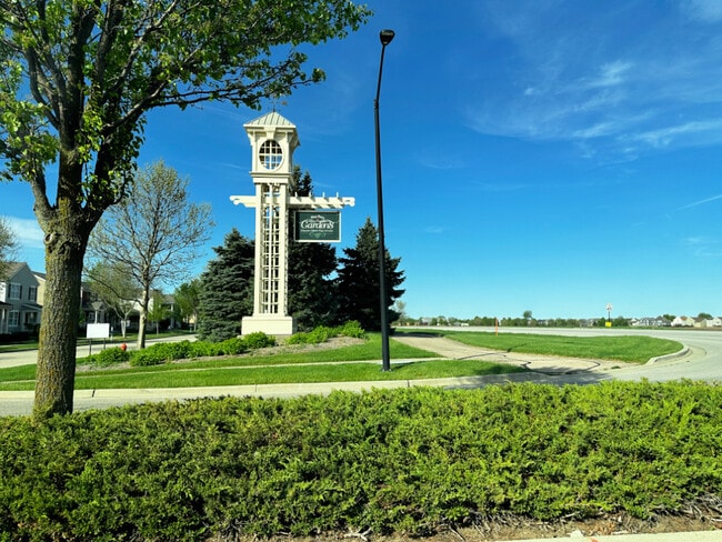 Building Photo - 208 Goldenrod Dr