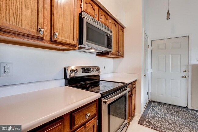 Building Photo - 6205 Sandpiper Ct