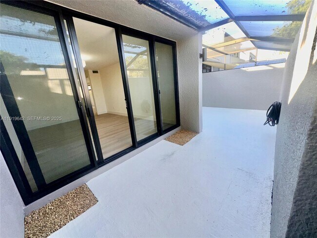 Building Photo - 11279 NW 15th Ct