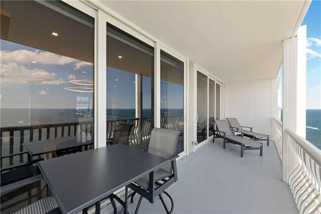 Building Photo - 2200 S Ocean Ln