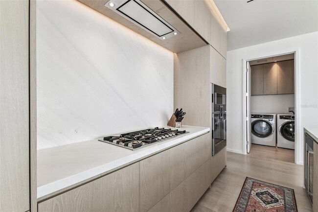 Building Photo - 1000 Water St