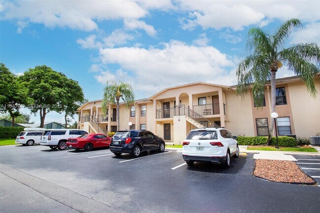 Building Photo - 9431 Boca Cove Cir