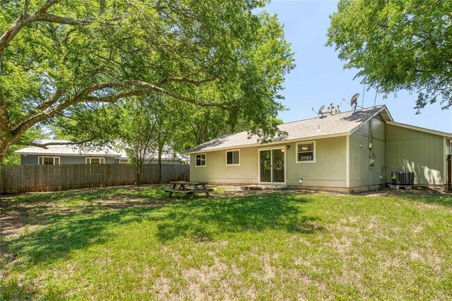 Building Photo - 16213 Malden Dr