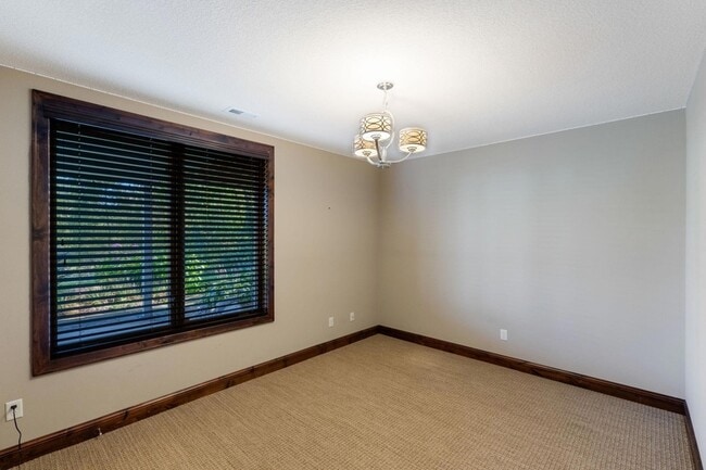 Building Photo - 5510 Upland Ln N