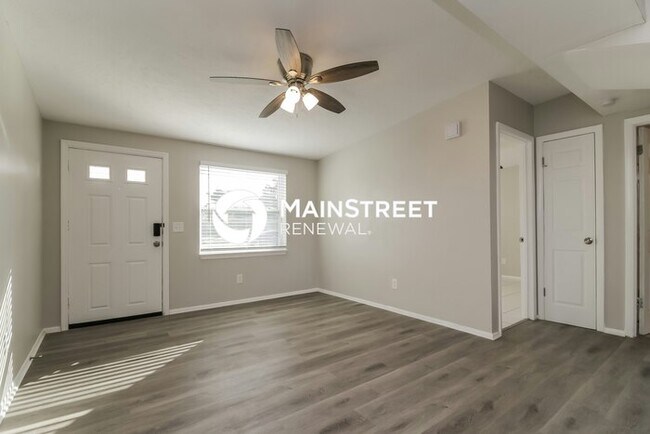 Building Photo - 4 Bedroom Pet-Friendly Home in ORLANDO, FL...