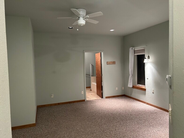 Building Photo - 70 Gila Dr