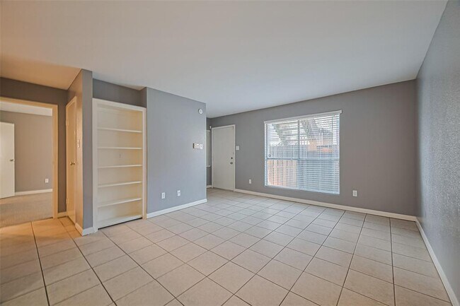 Building Photo - 12905 Woodforest Blvd
