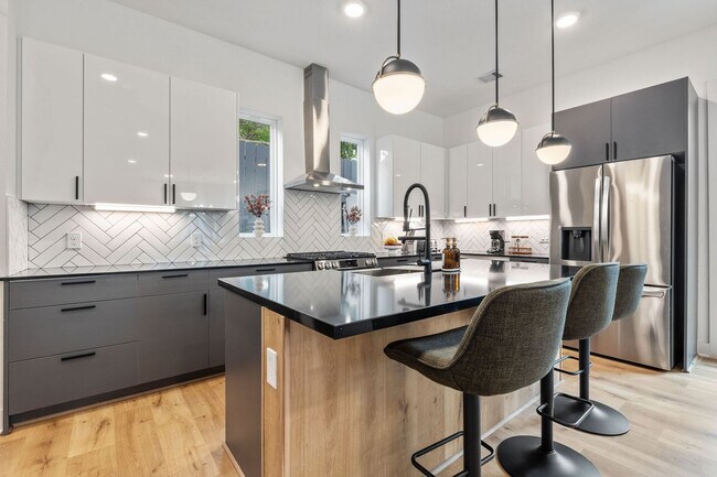 Building Photo - 5504 Texas St