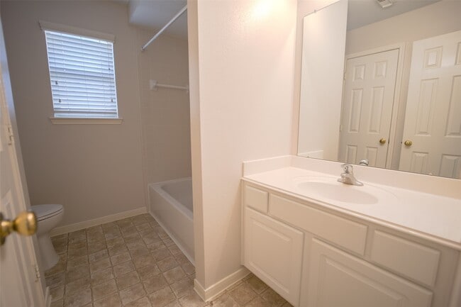 Building Photo - 8003 Beech Park Ln