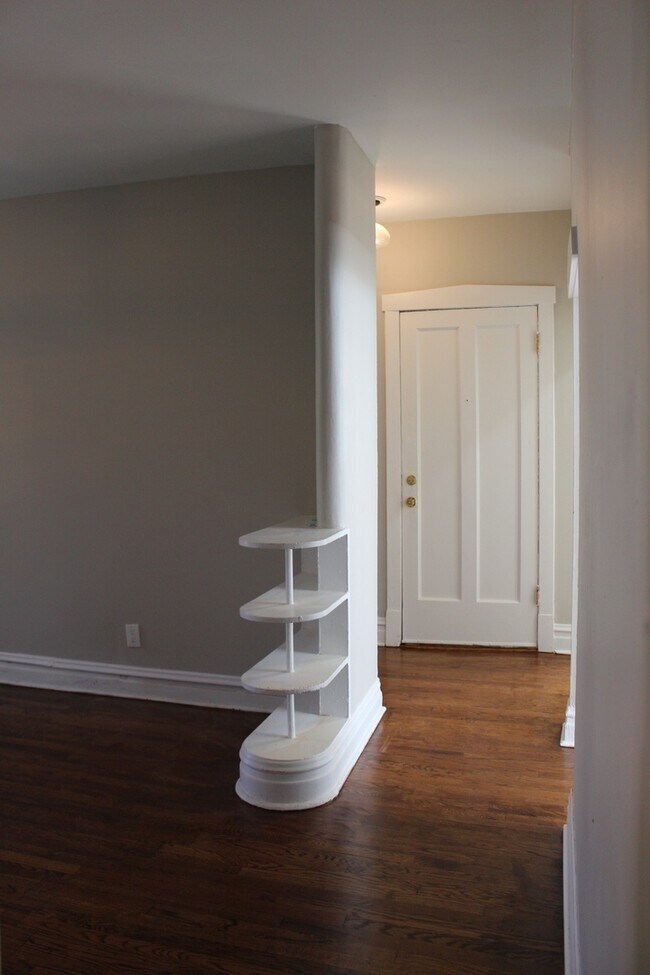 Building Photo - 5024 N Winthrop Ave