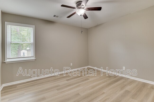 Building Photo - 454 Windtree Pl
