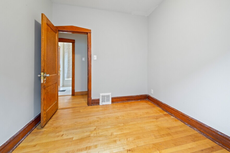 Building Photo - 4737 N Kildare Ave