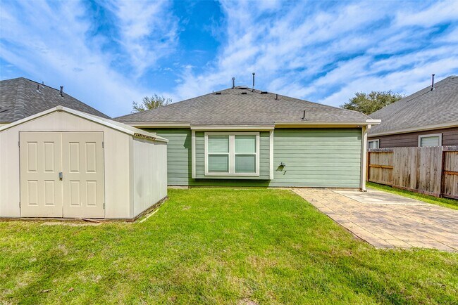 Building Photo - 12838 Pecan Shores Dr