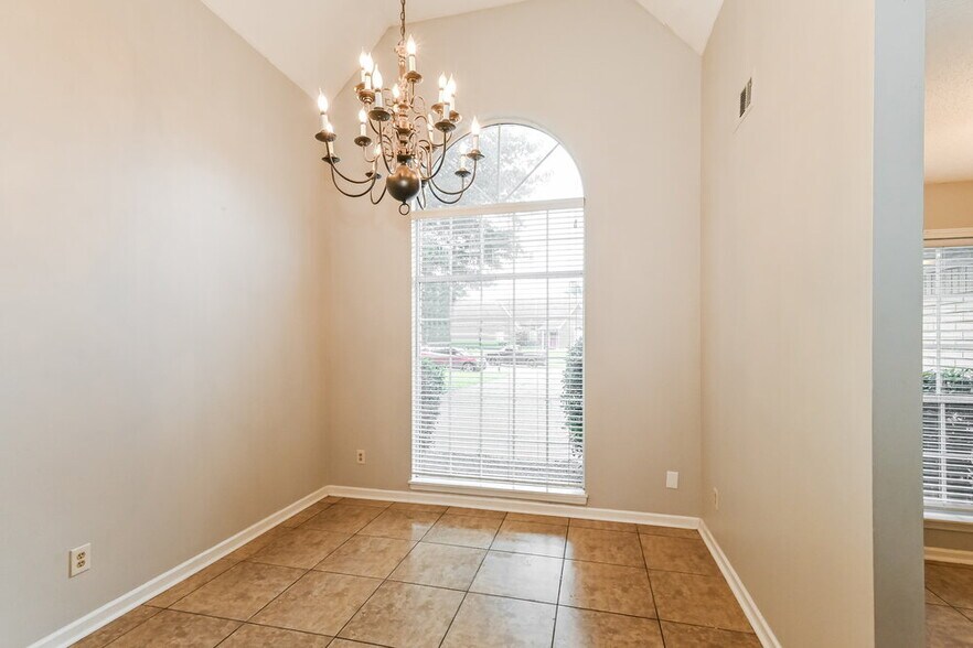 Building Photo - 2086 Heather Ridge