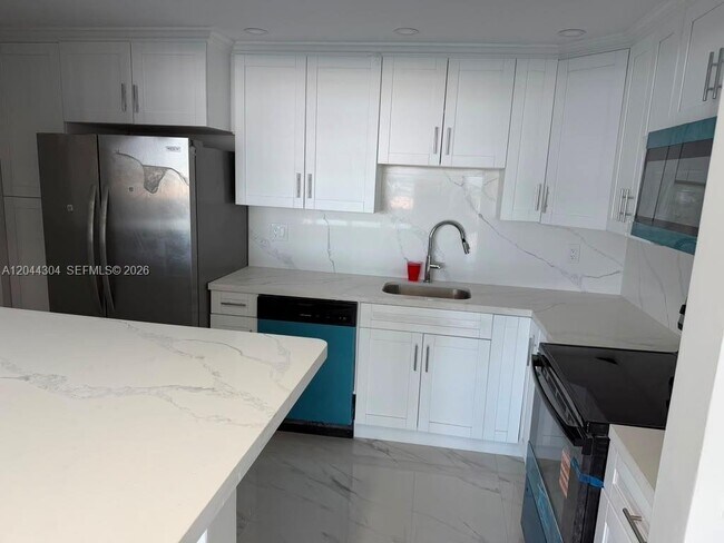 Building Photo - 1400 S Ocean Dr