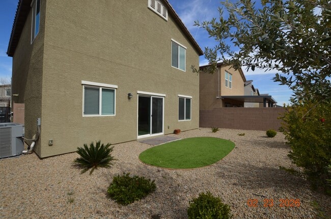 Building Photo - 7925 Savannah Sky Ave