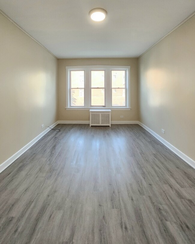 Building Photo - 4202 N Kimball Ave
