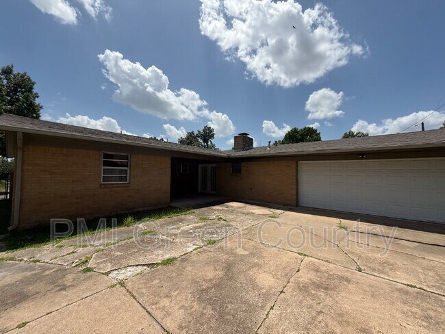 Building Photo - 5919 E 45th St