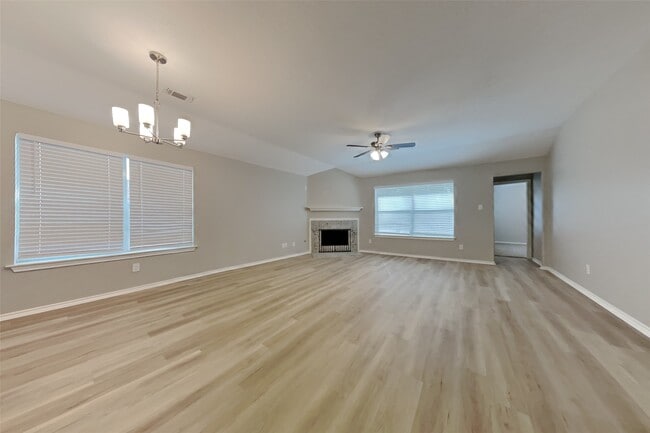 Building Photo - 26925 Carriage Manor Ln