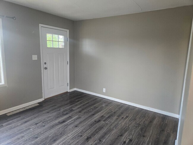 Building Photo - 3 Bedroom - 2 Bath Home in Spokane Valley