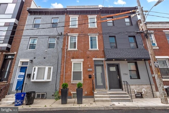 Building Photo - 1752 Waterloo St