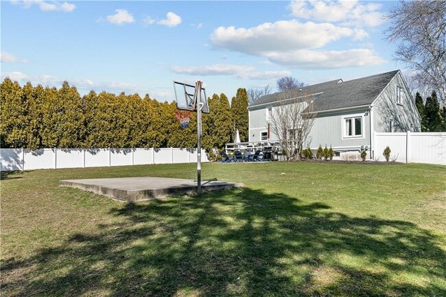 Building Photo - 391 Valley Rd