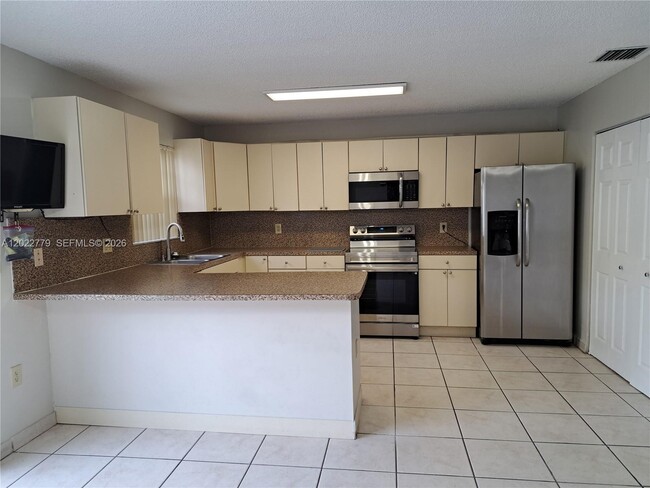 Building Photo - 6140 SW 129th Pl
