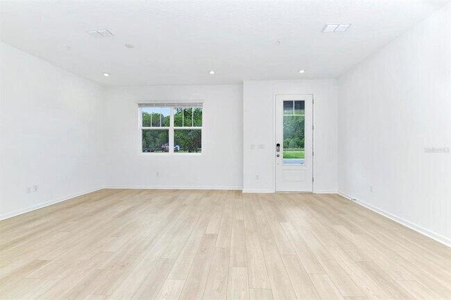 Building Photo - 11511 Sunsail Ave