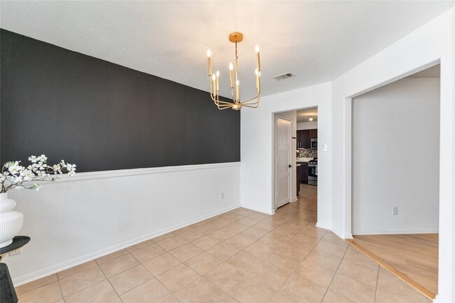 Building Photo - 16734 Warbler Dr