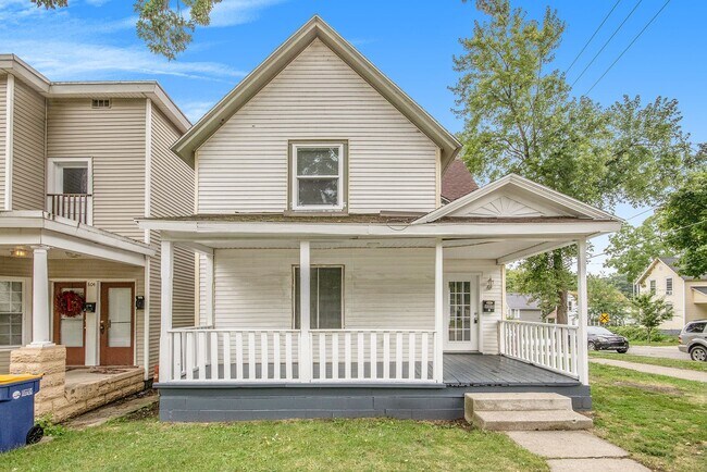 Building Photo - 800 Clancy Ave NE