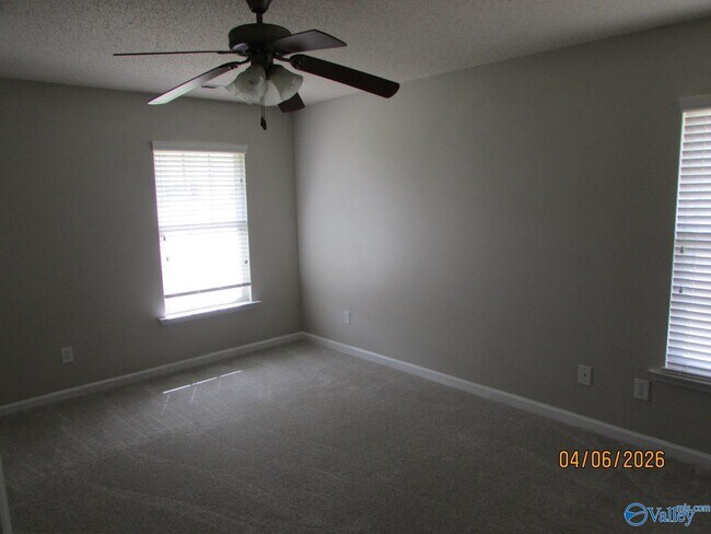 Building Photo - 226 Shadow Ct SW