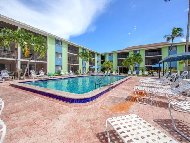 Building Photo - 7785 Estero Blvd