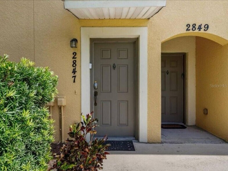 Primary Photo - 2847 Oakwater Dr