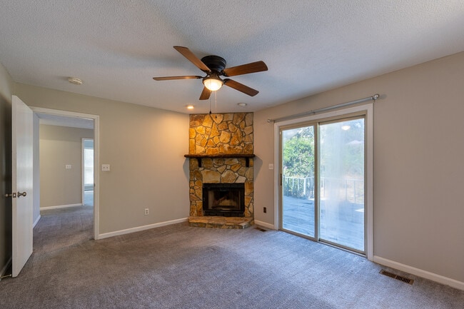Building Photo - 3821 Forest Creek Way