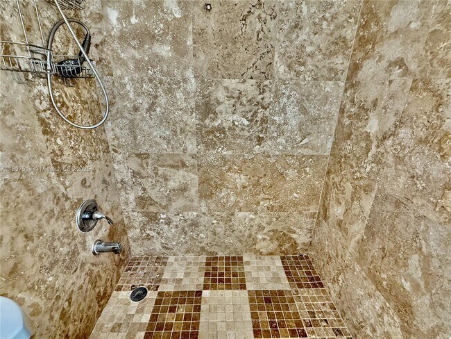 Building Photo - 10825 SW 112th Ave