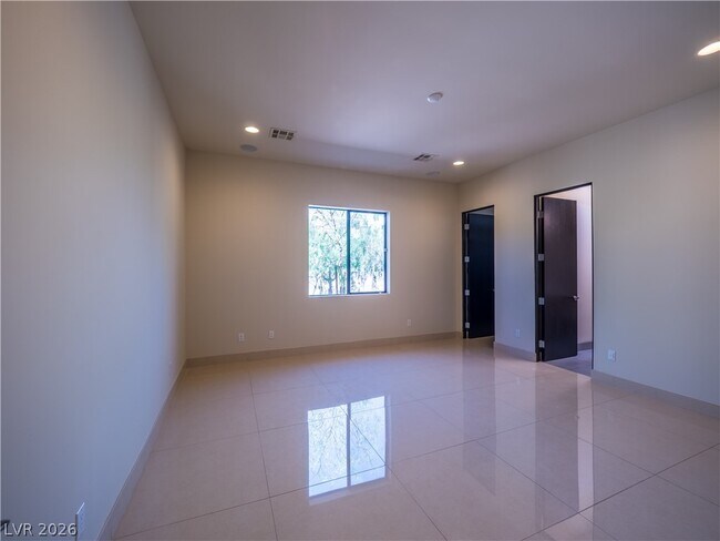 Building Photo - 7447 Yonie Ct