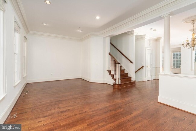 Building Photo - 720 Carpenter Rd